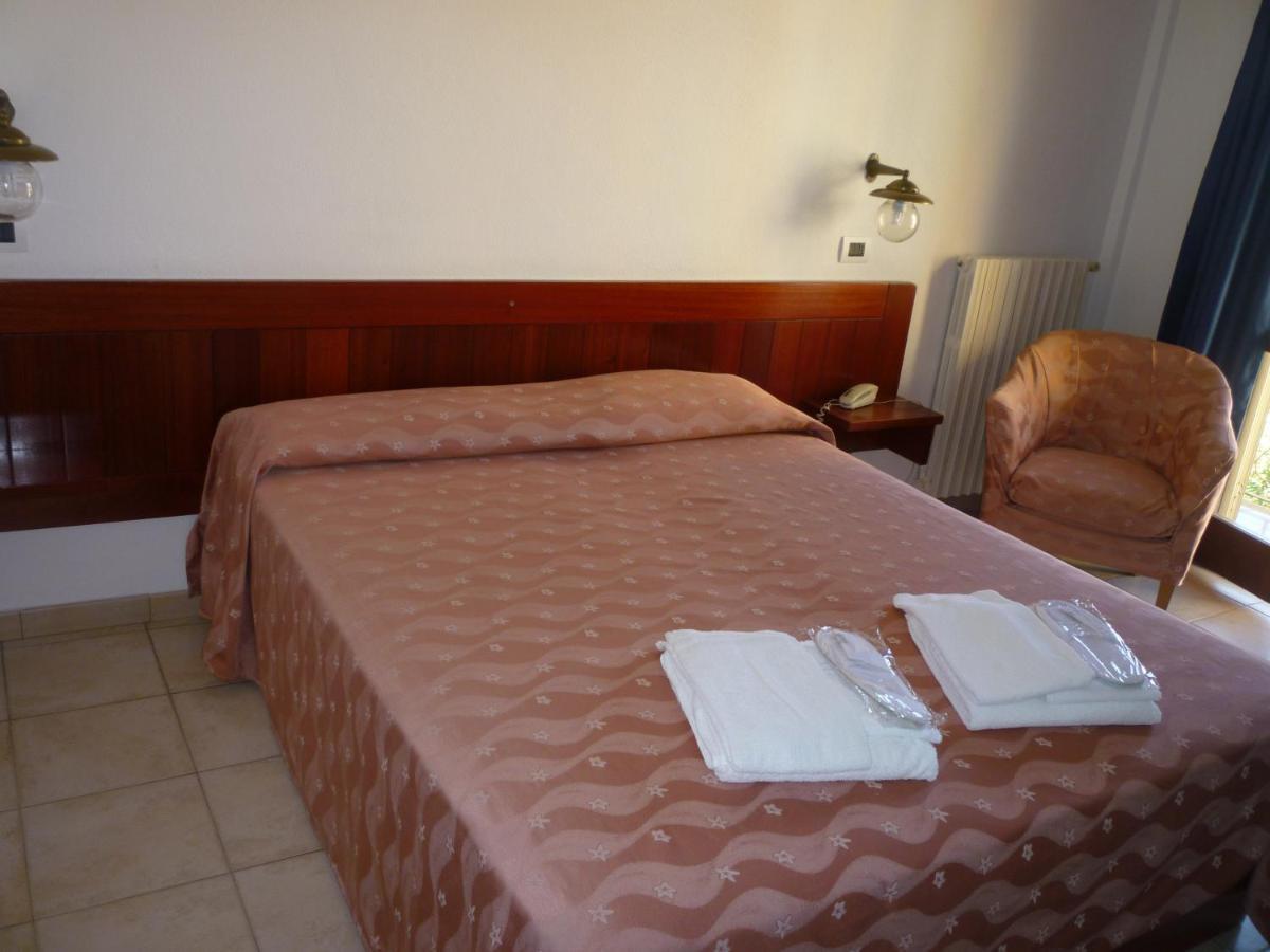 Hotel L'Ancora Santa Teresa Gallura Zewnętrze zdjęcie