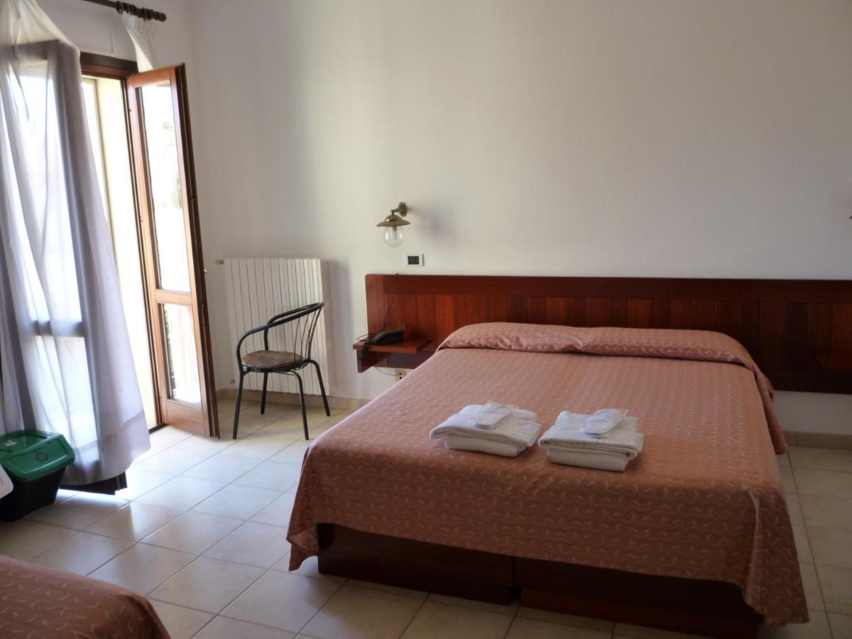 Hotel L'Ancora Santa Teresa Gallura Zewnętrze zdjęcie