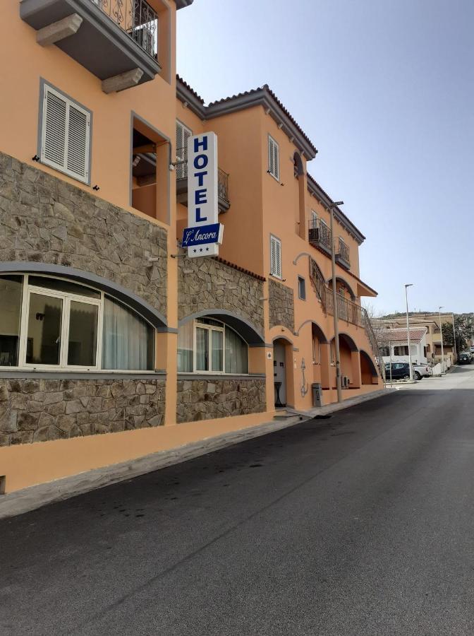 Hotel L'Ancora Santa Teresa Gallura Zewnętrze zdjęcie