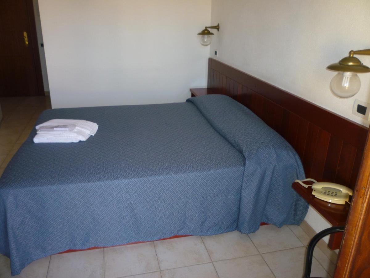 Hotel L'Ancora Santa Teresa Gallura Zewnętrze zdjęcie