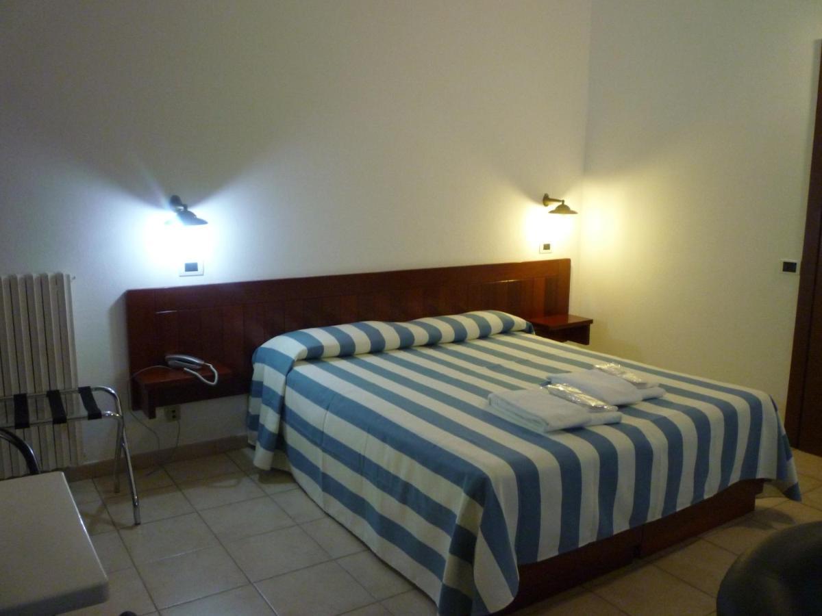 Hotel L'Ancora Santa Teresa Gallura Zewnętrze zdjęcie