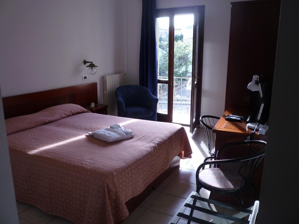Hotel L'Ancora Santa Teresa Gallura Zewnętrze zdjęcie