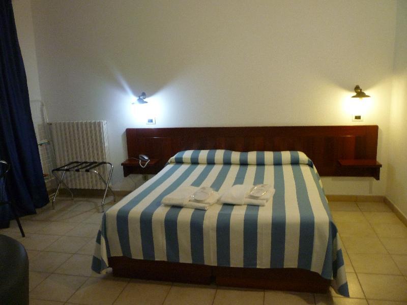 Hotel L'Ancora Santa Teresa Gallura Zewnętrze zdjęcie